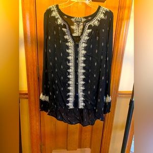 Lucky brand black and cream blouse